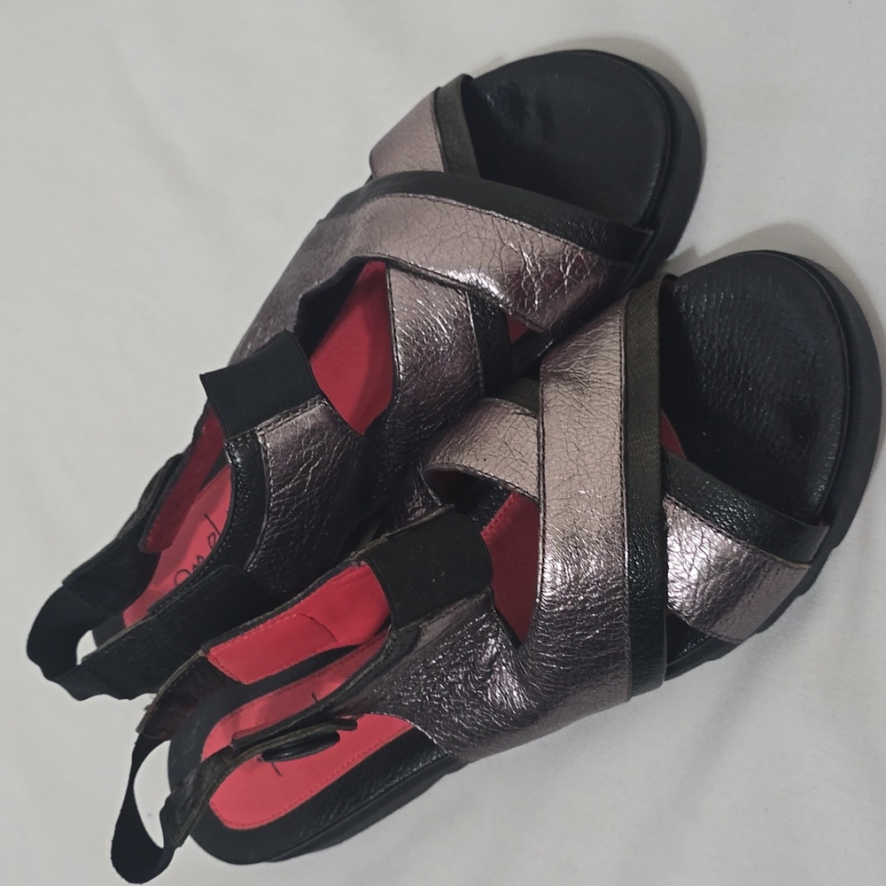 Pas‎ de Rouge Metallic Sandal 41